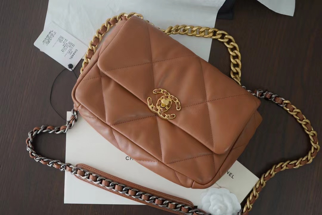 Ch*el 19 small in caramel