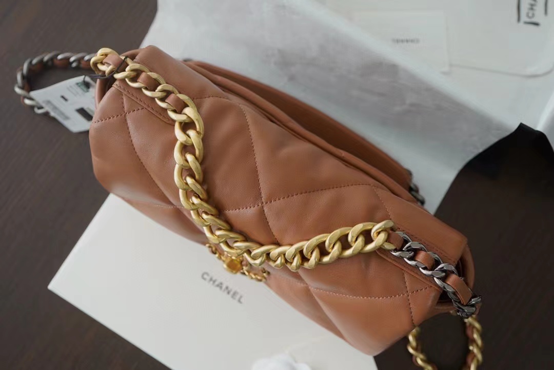 Ch*el 19 small in caramel