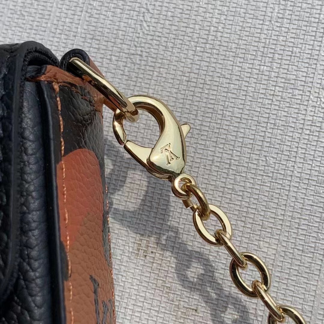l**is V*t*n lv félicie pochette m80679