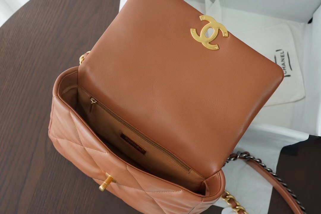 Ch*el 19 small in caramel