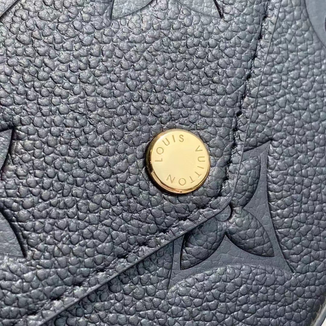 l**is V*t*n lv félicie pochette m80679