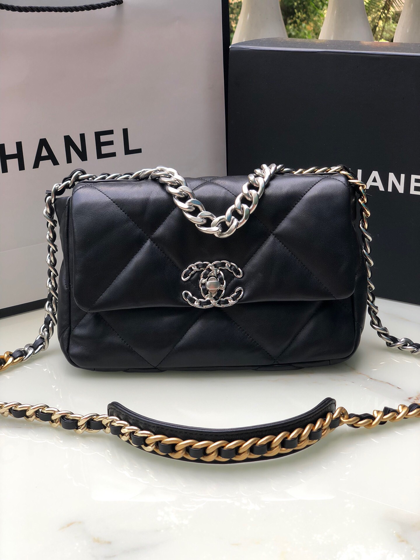Ch*el 19 small