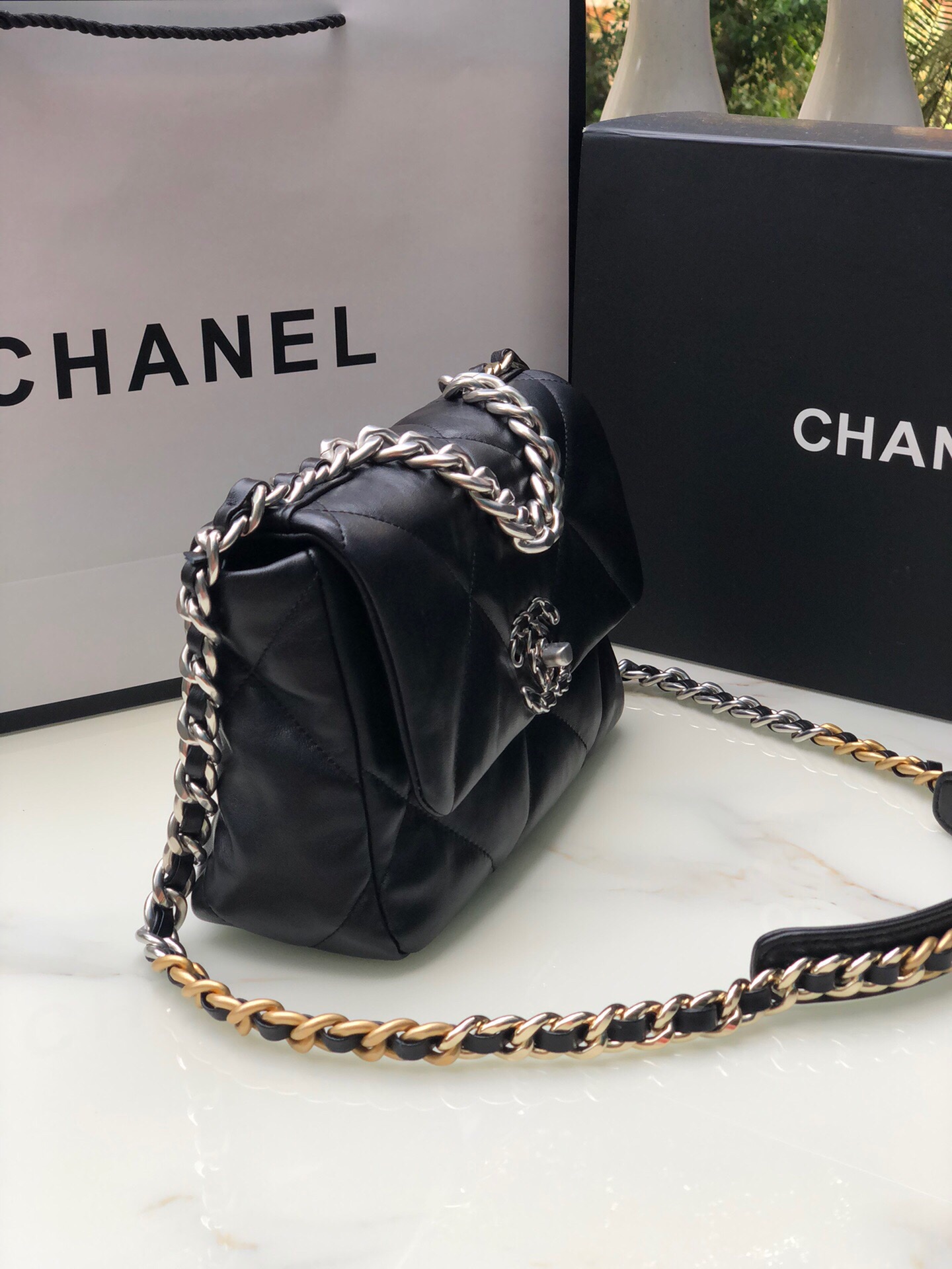 Ch*el 19 small
