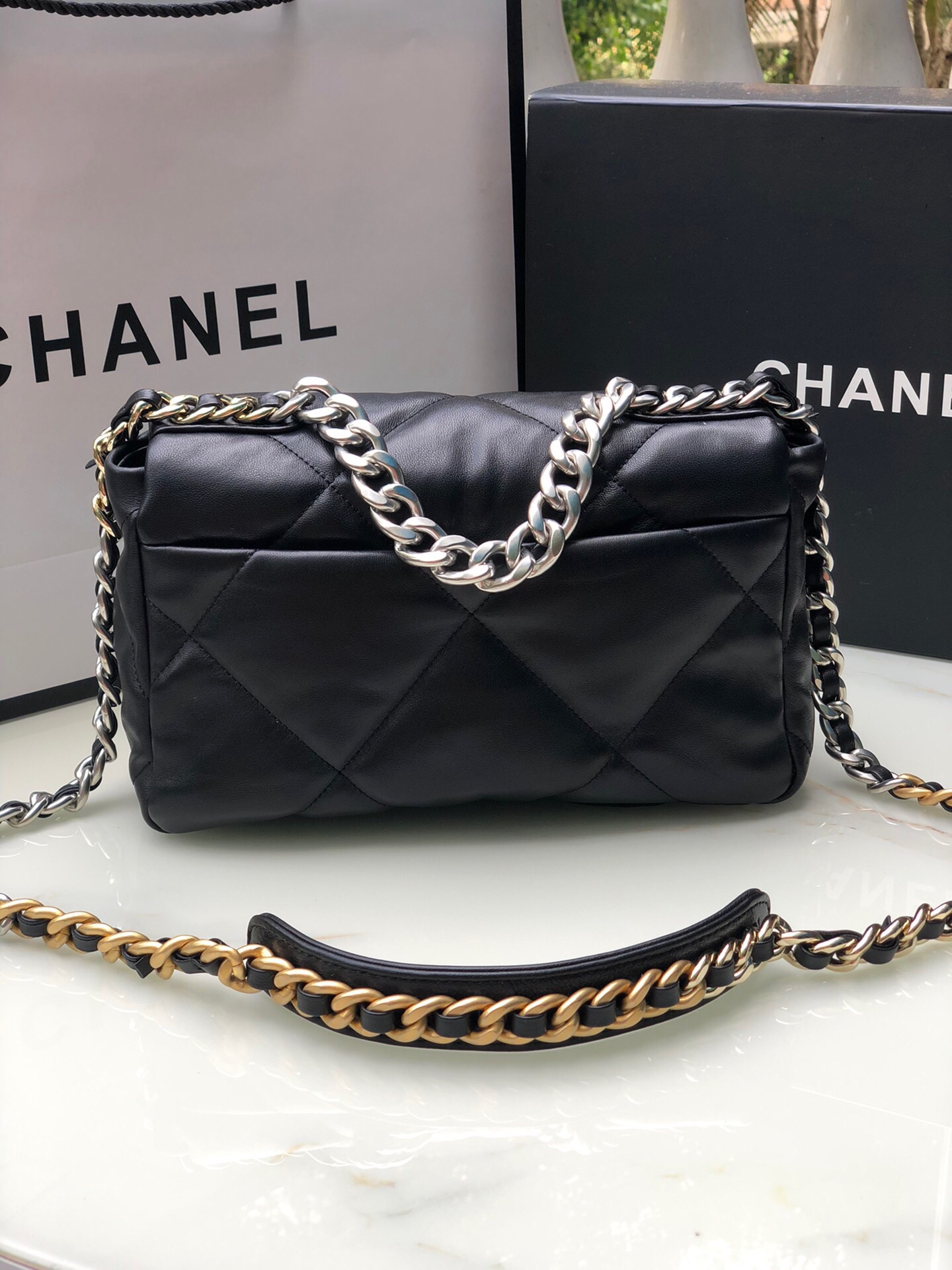 Ch*el 19 small