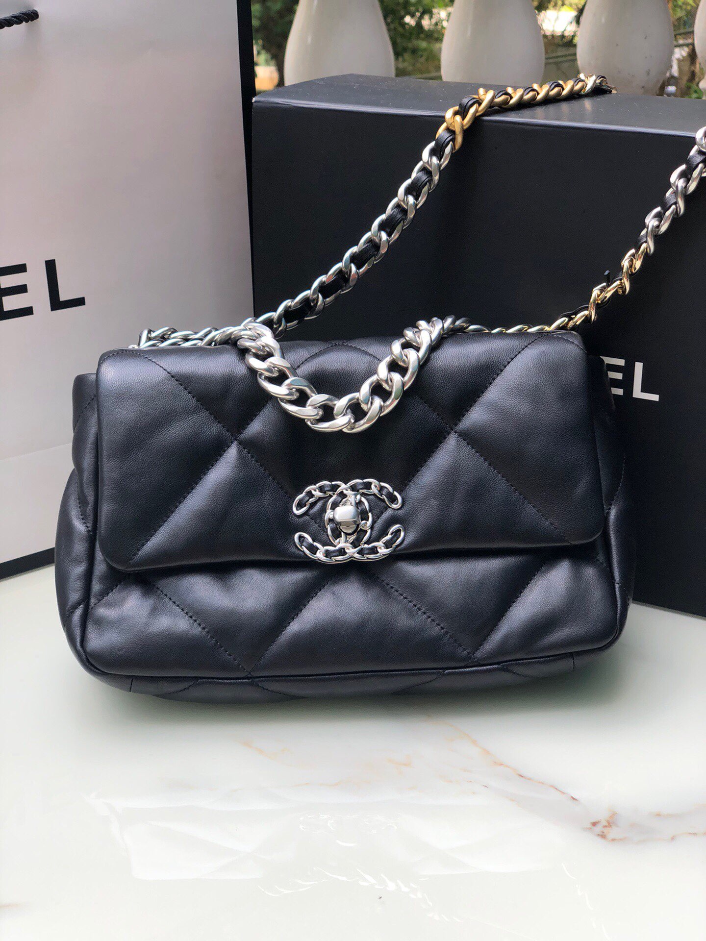 Ch*el 19 small
