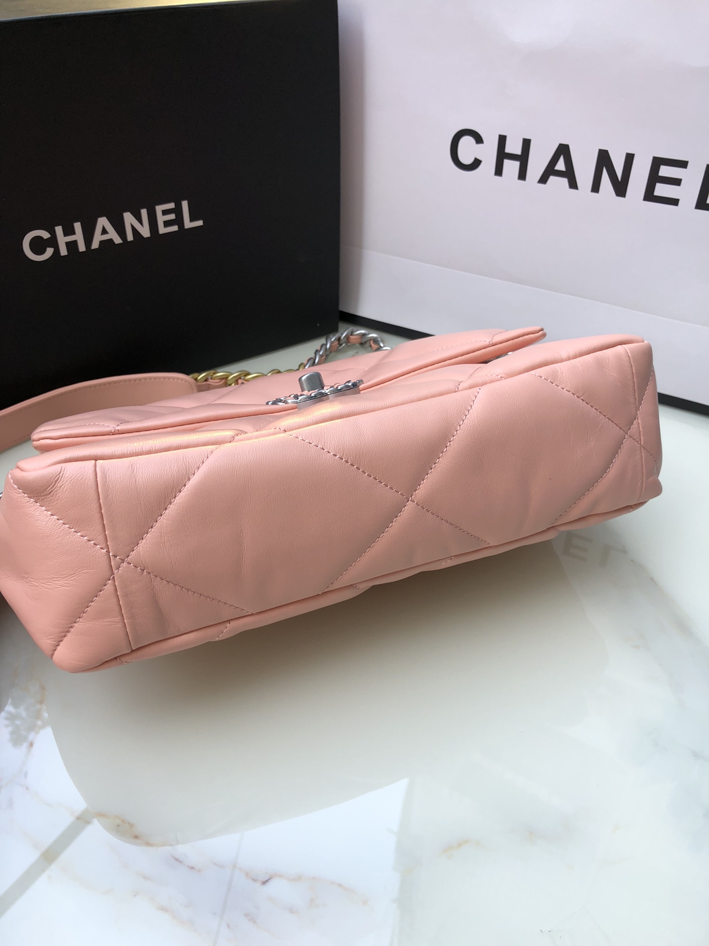 Ch*el 19 medium
