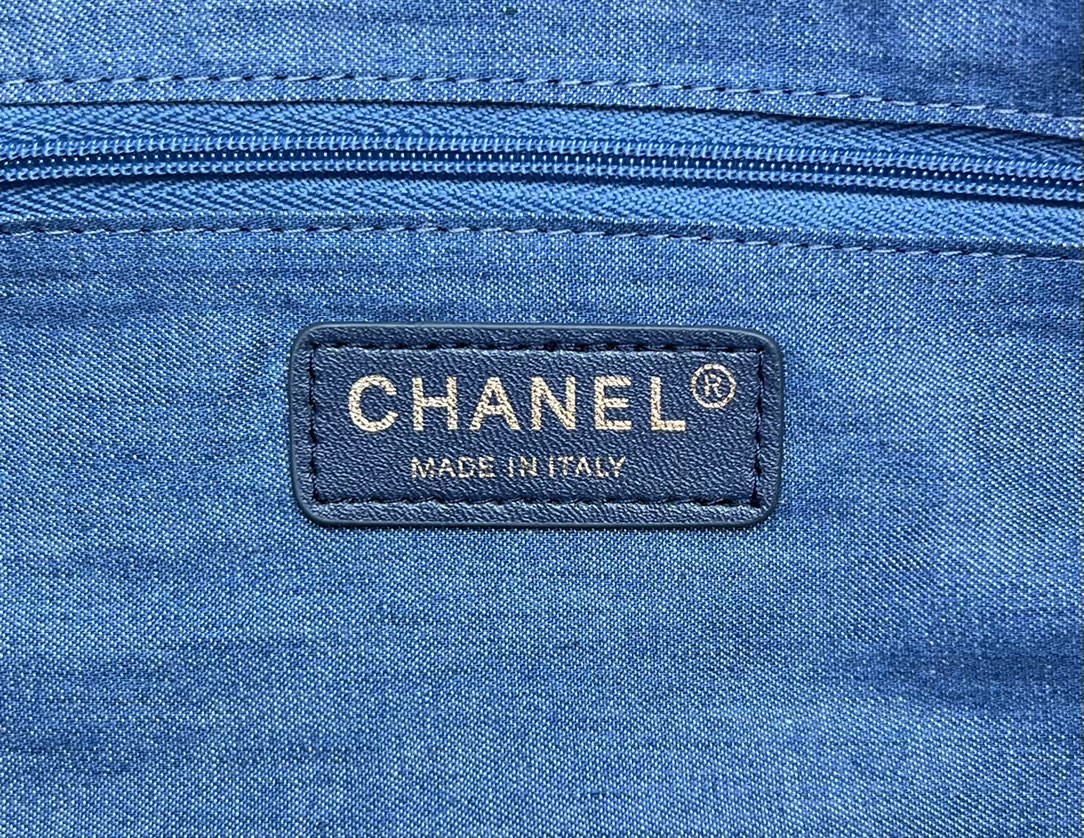 Ch*el tote