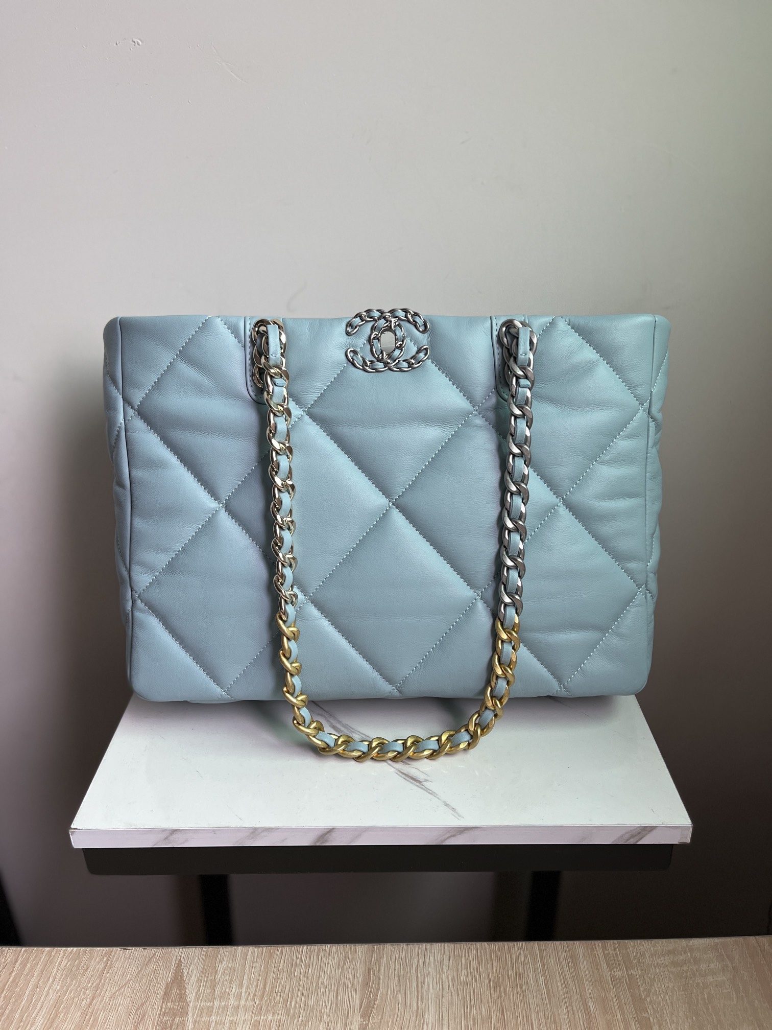 Ch*el 19 shopping bag