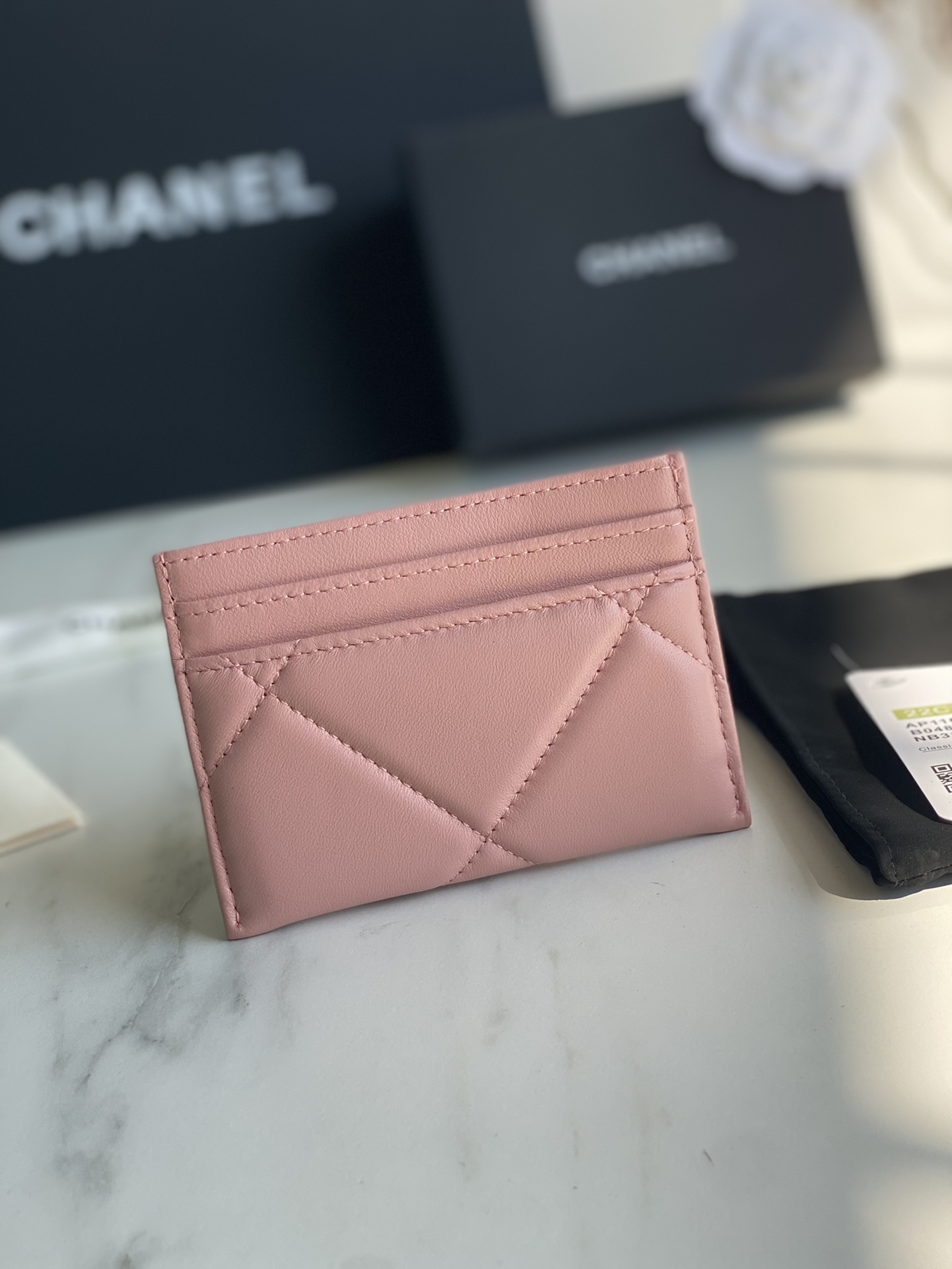Ch*el 19 card holder