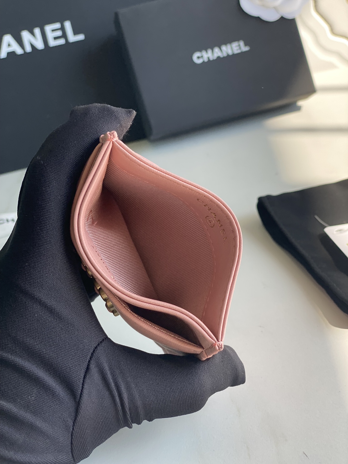 Ch*el 19 card holder