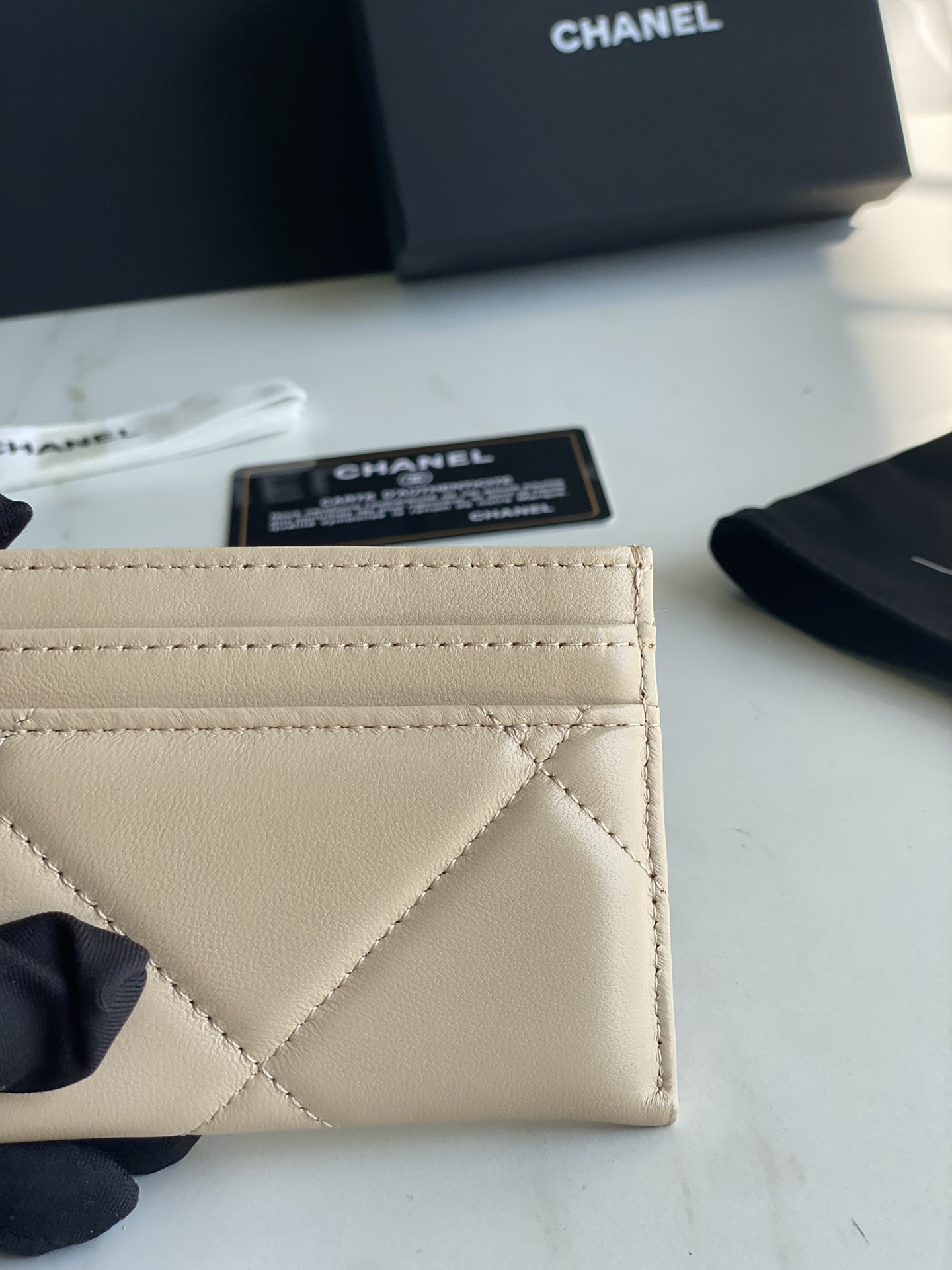 Ch*el 19 card holder