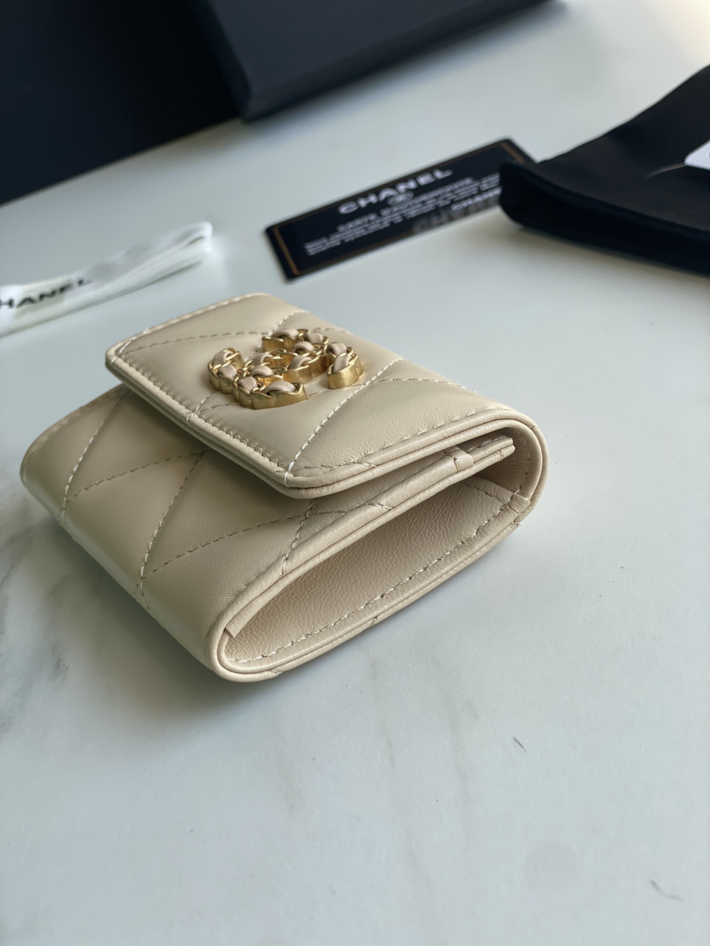 Ch*el 19 flap card holder