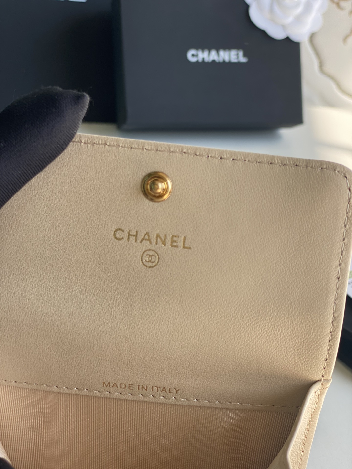 Ch*el 19 flap card holder