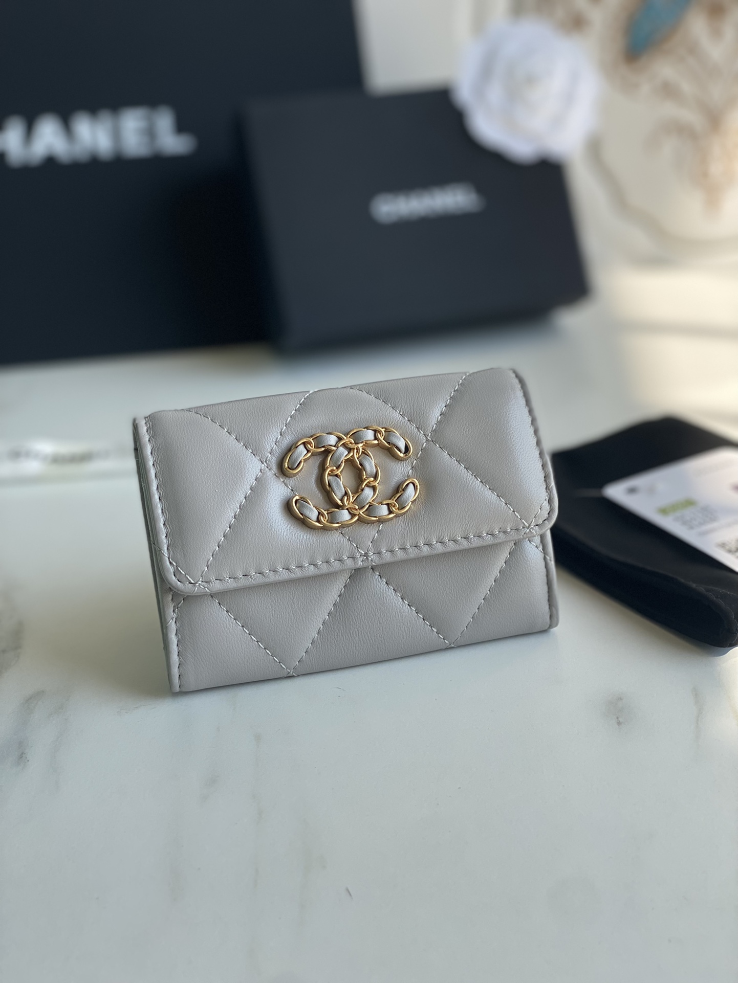 Ch*el 19 flap card holder