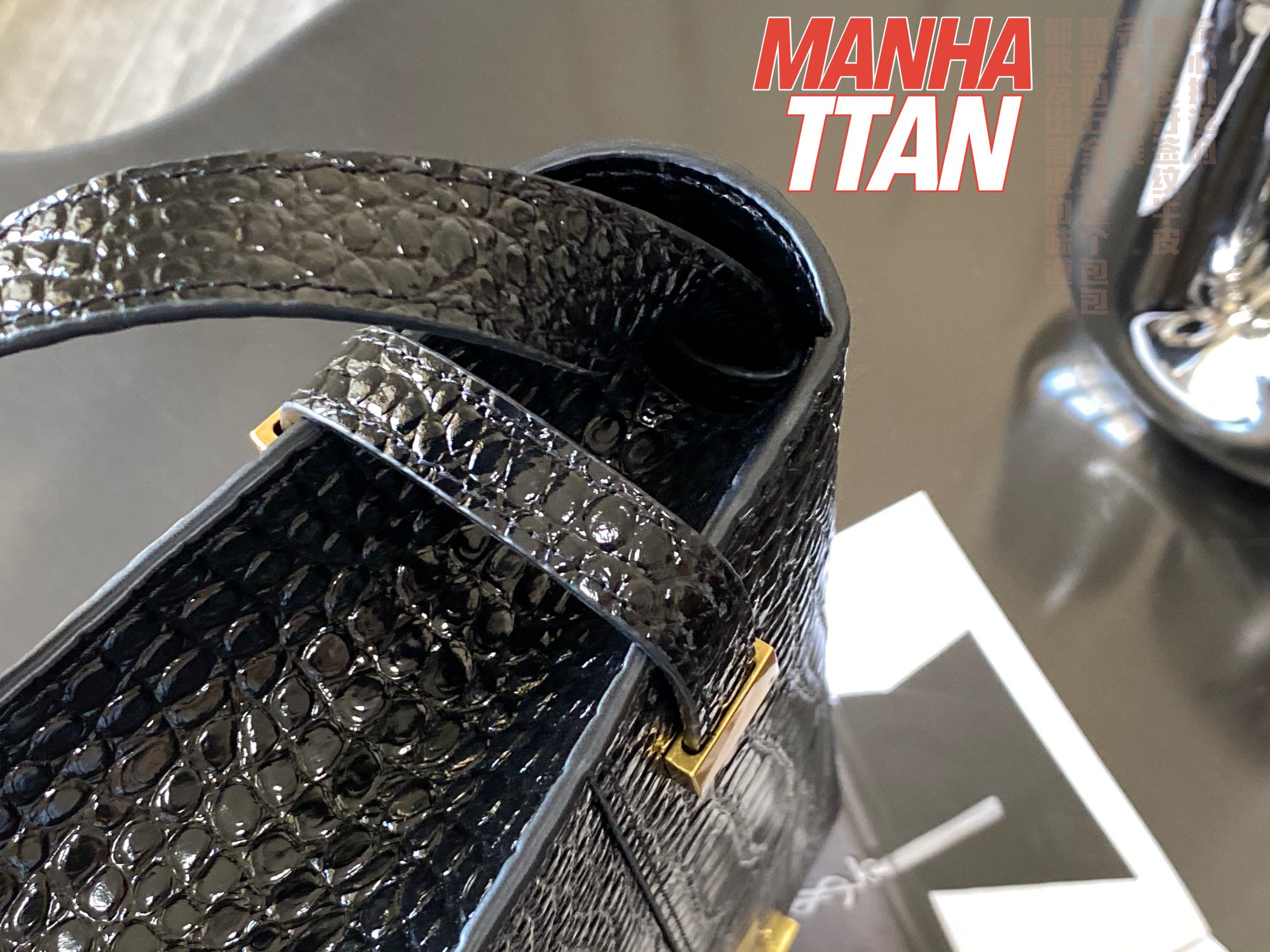 MANHATTAN SHOULDER BAG IN CROCODILE-EMBOSSED SHINY LEATHER