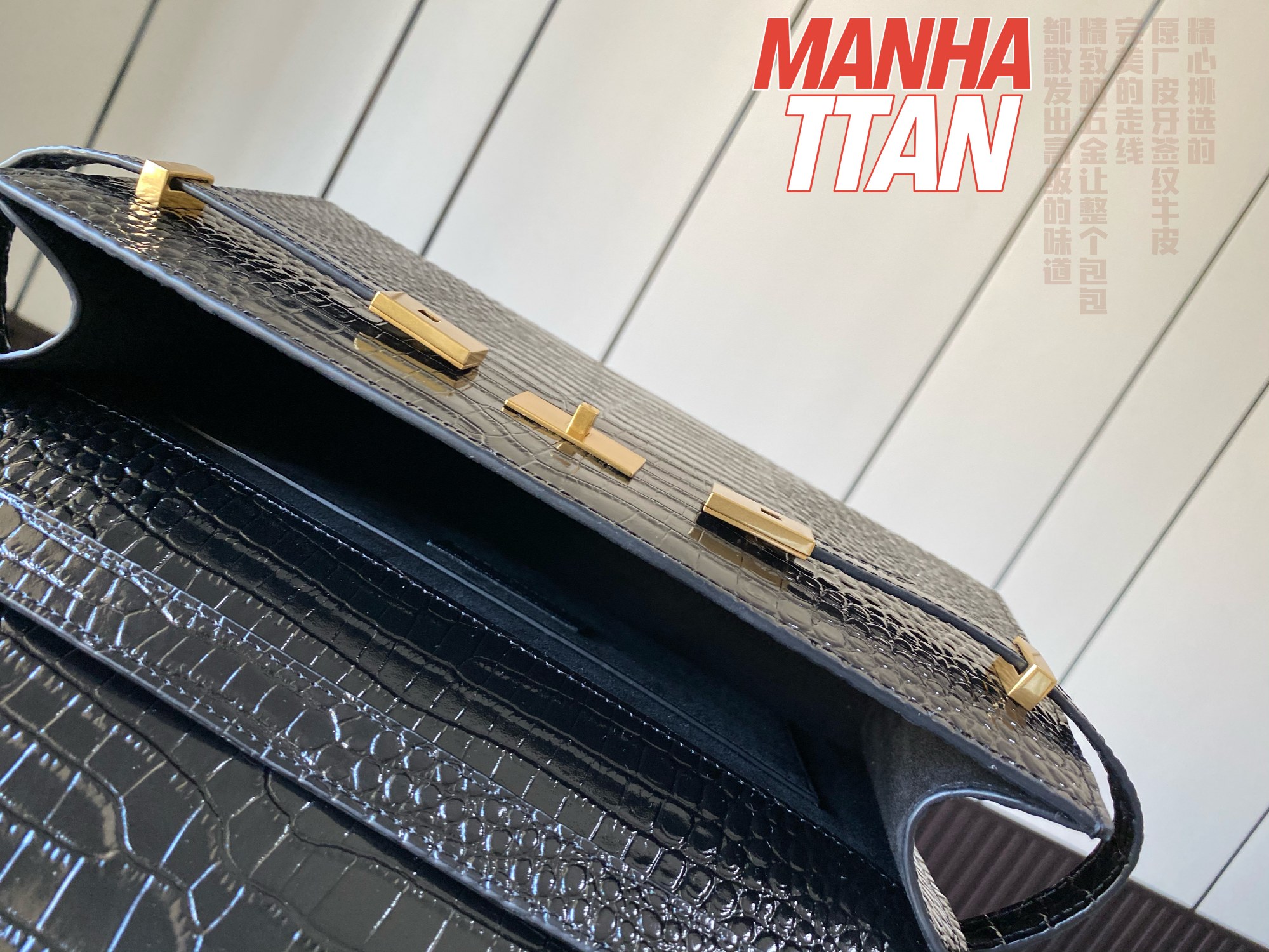 MANHATTAN SHOULDER BAG IN CROCODILE-EMBOSSED SHINY LEATHER