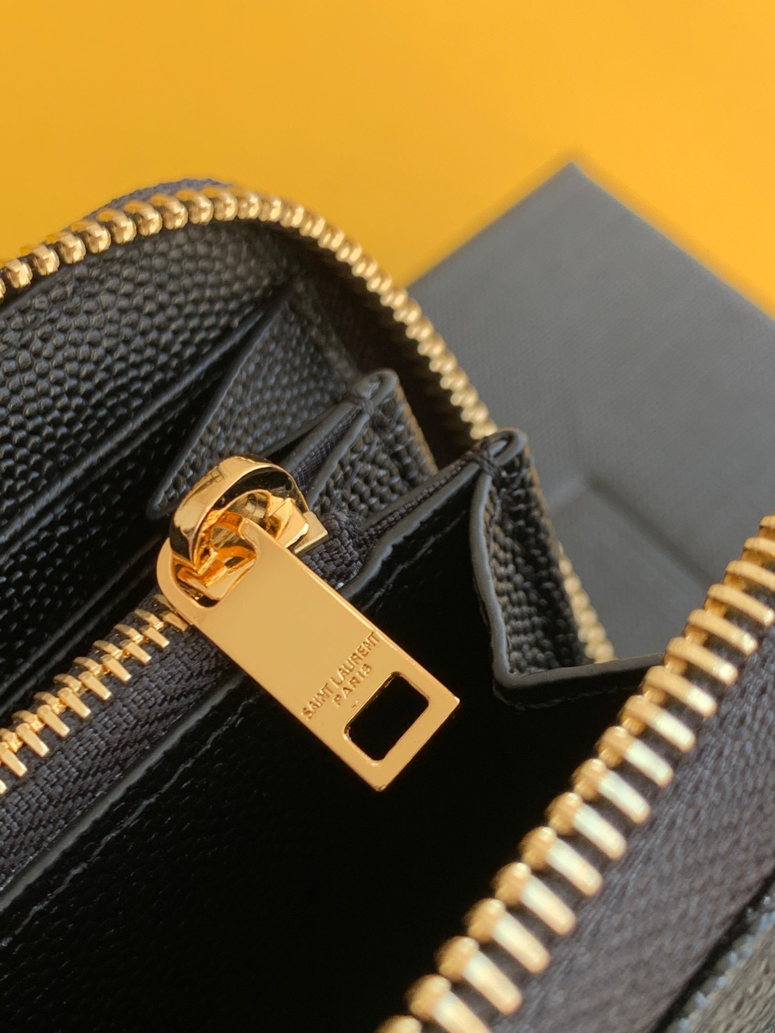 Saint Laurent MONOGRAMS PROMOTIONS