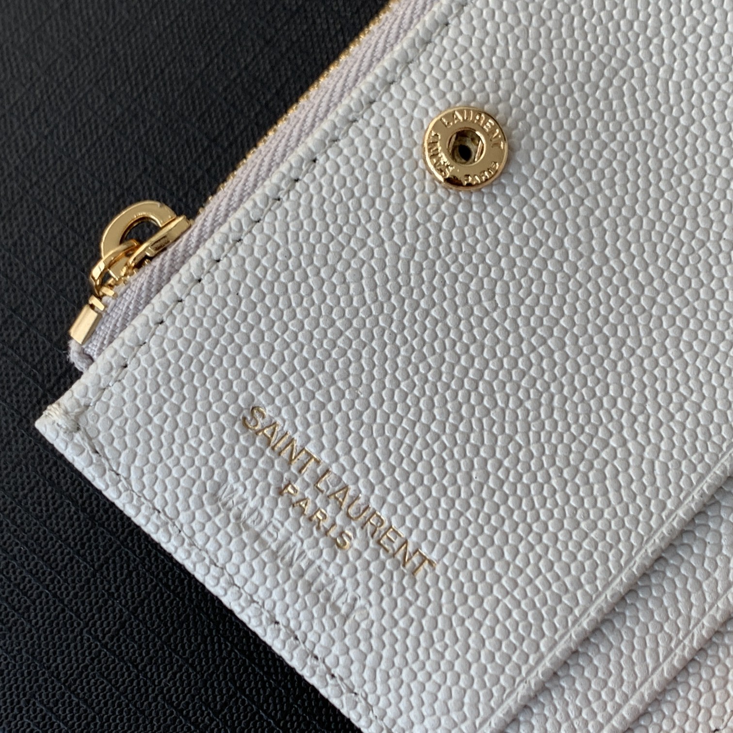 CASSANDRE MATELASSÉ FLAP CARD CASE IN GRAIN DE POUDRE EMBOSSED LEATHER