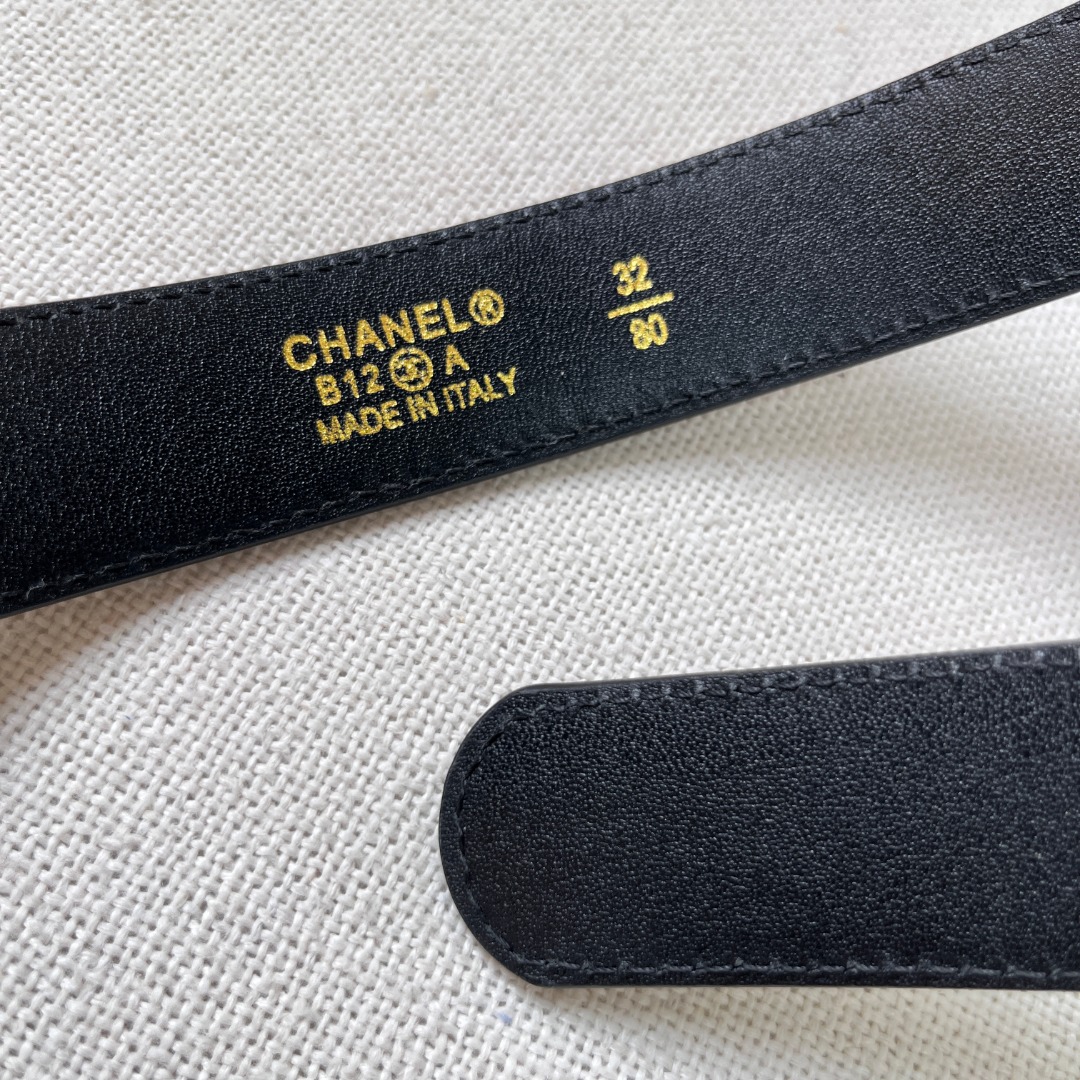Ch*el gold chain & black quilted leather cc belt