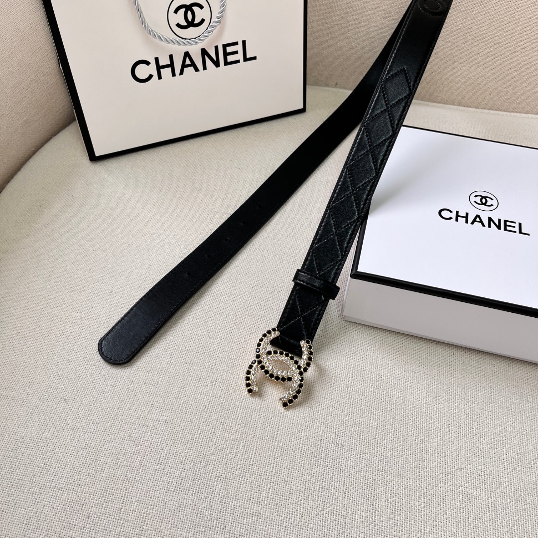 Ch*el gold chain & black quilted leather cc belt