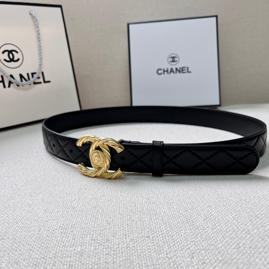 Ch*el gold chain & black quilted leather cc belt