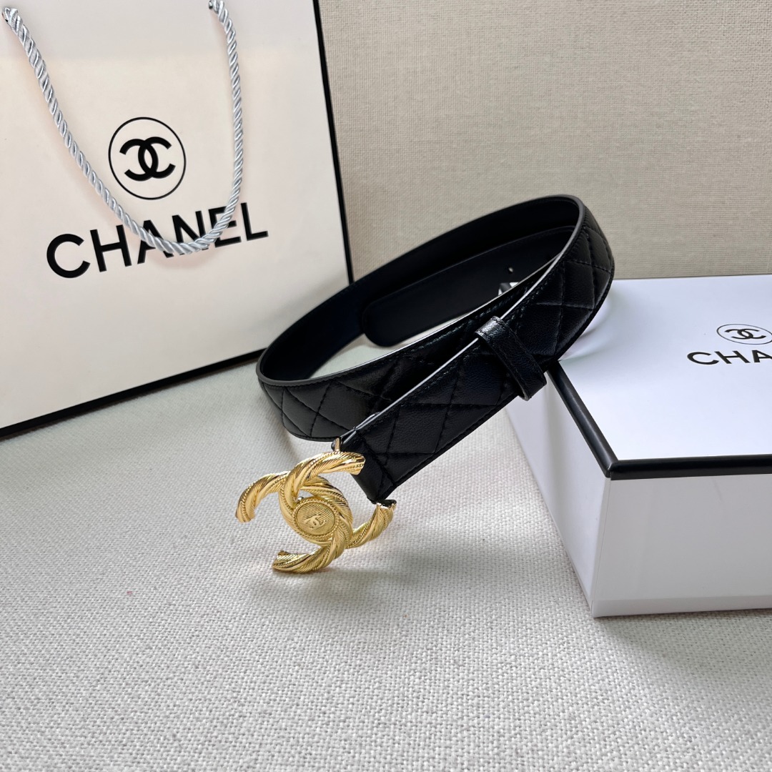 Ch*el gold chain & black quilted leather cc belt
