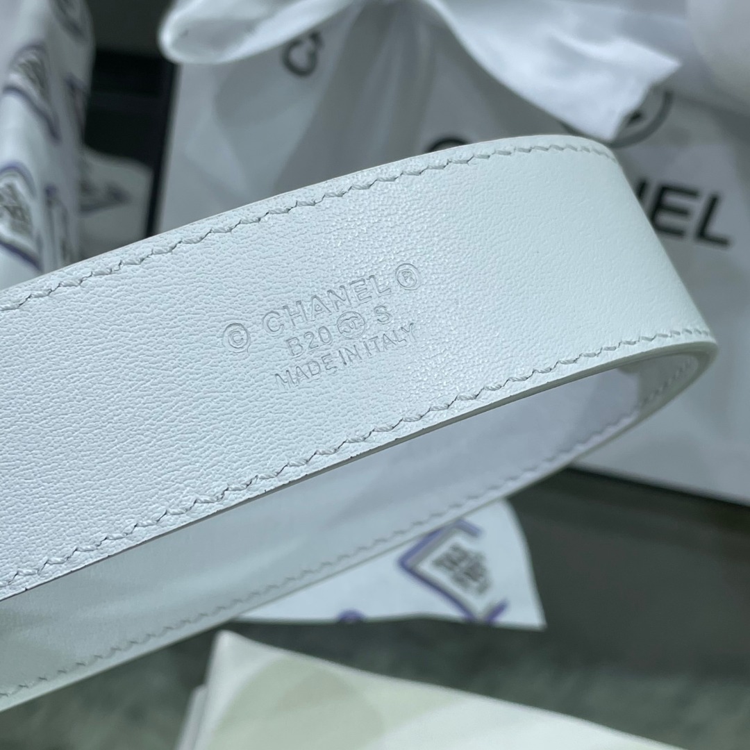 Ch*el red patent leather cc logo belt