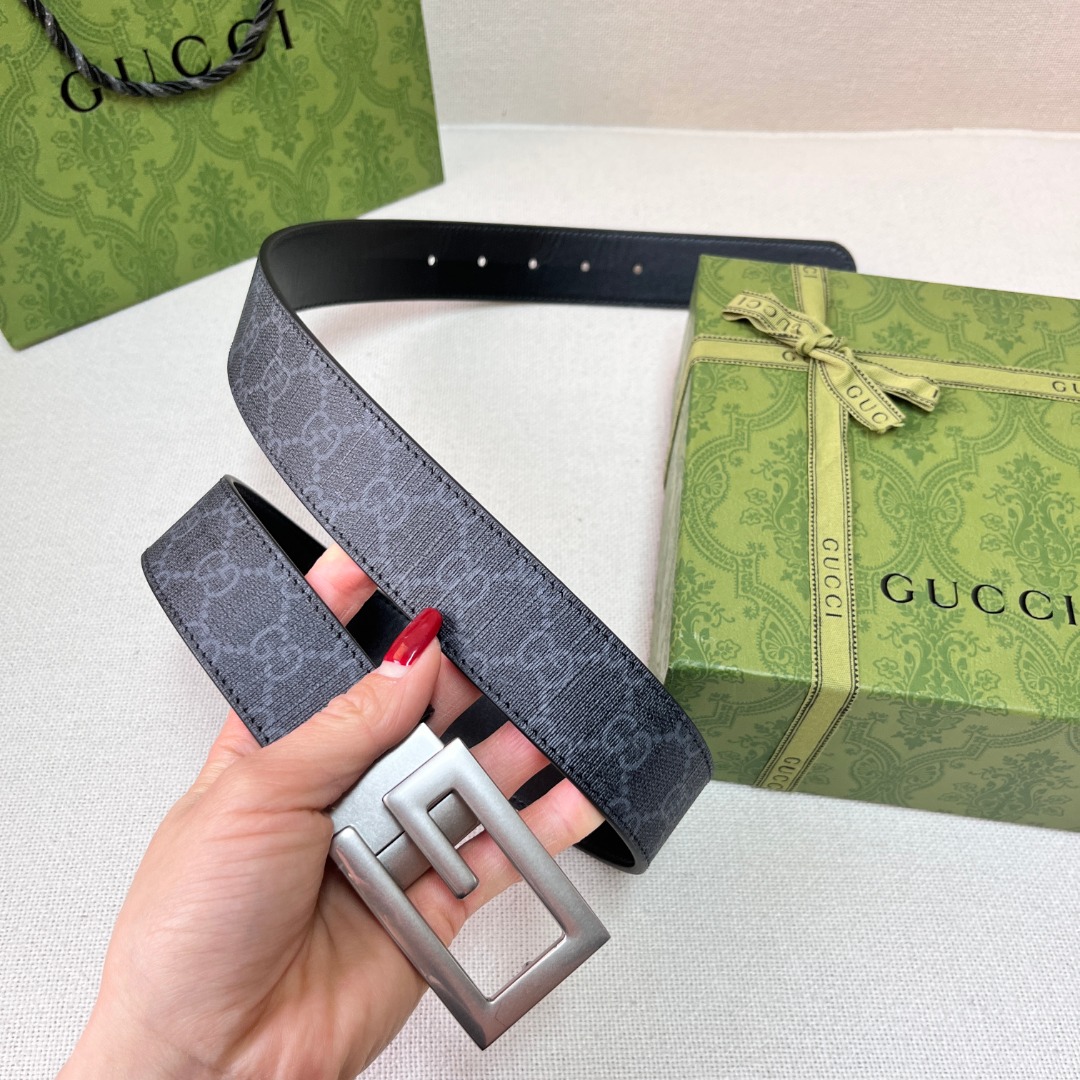 Square G reversible leather belt