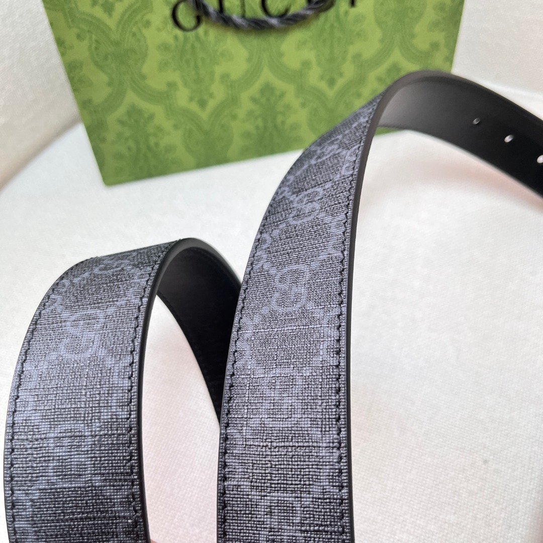 Square G reversible leather belt