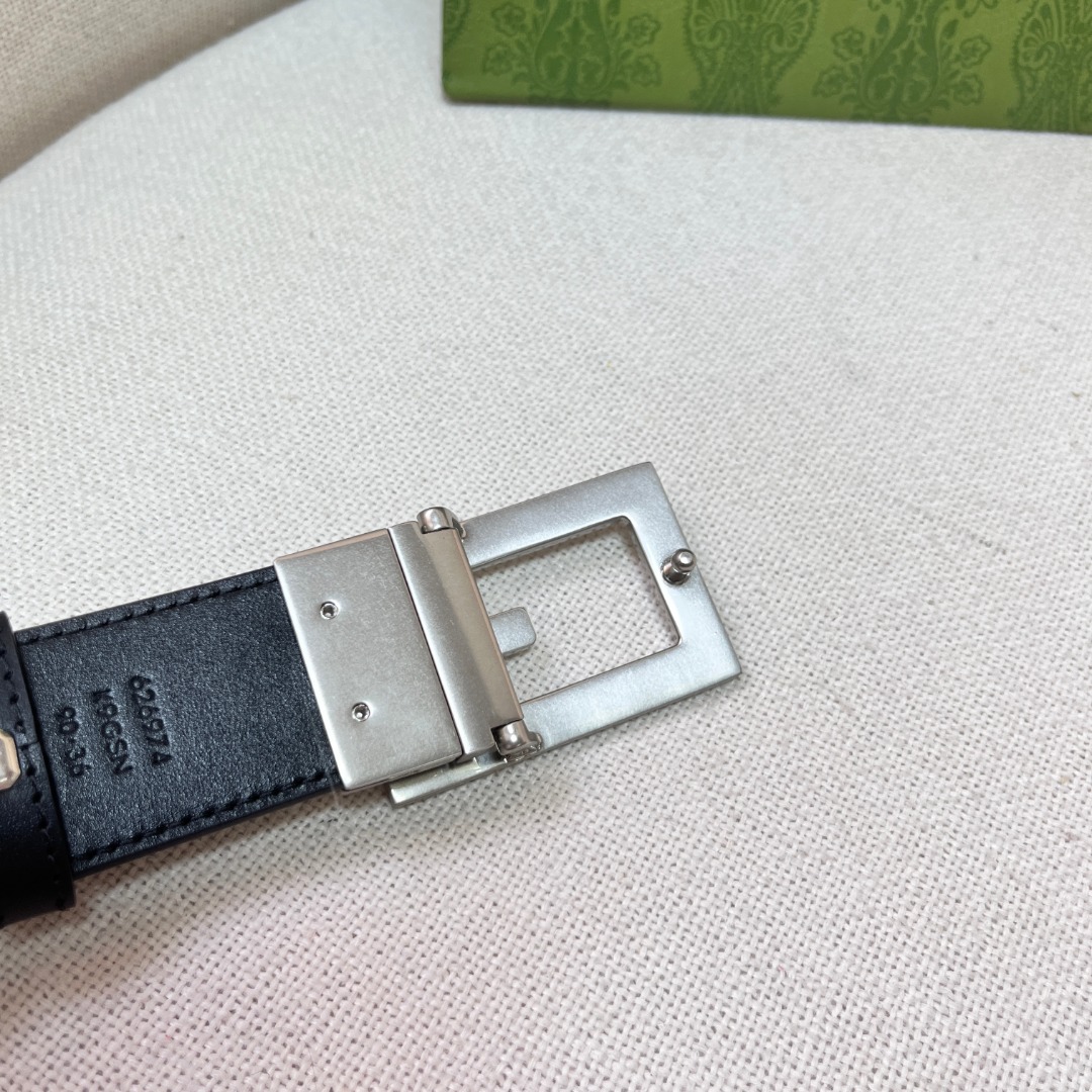 Square G reversible leather belt