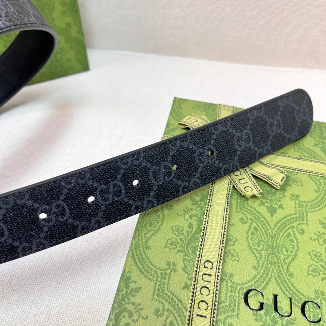 Square G reversible leather belt