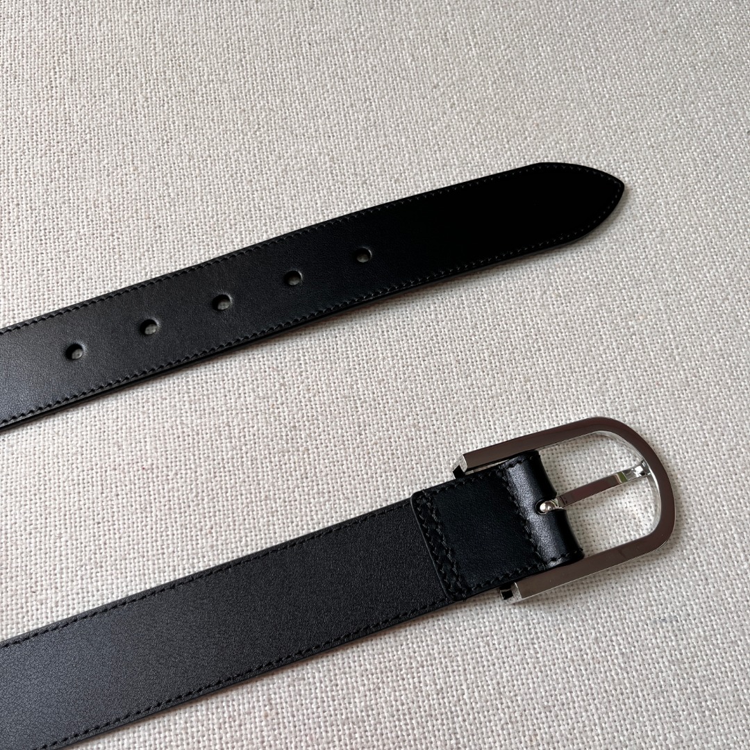 G*u*i leather belt