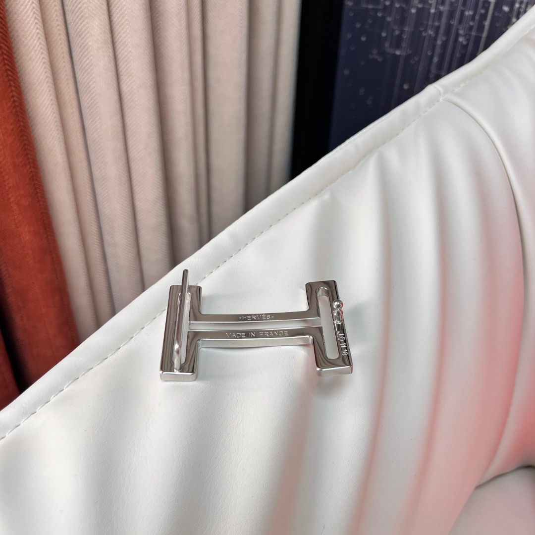 H au Carre belt buckle