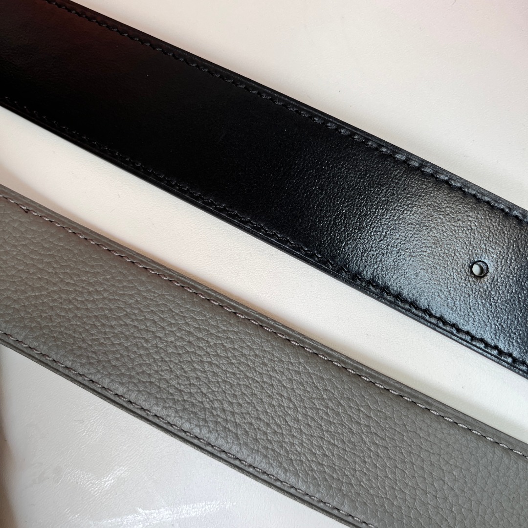 H au Carre belt buckle