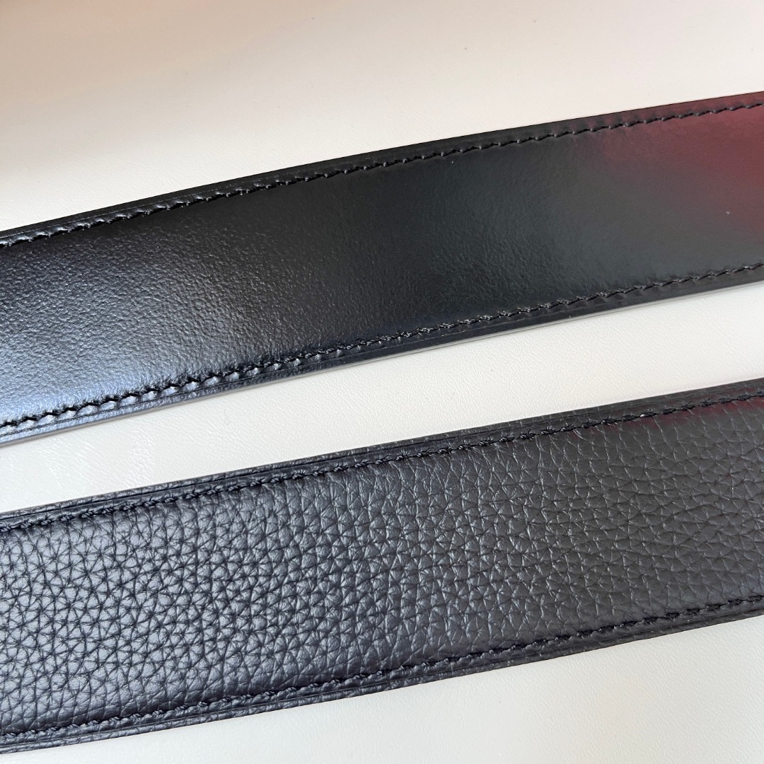 H au Carre belt buckle