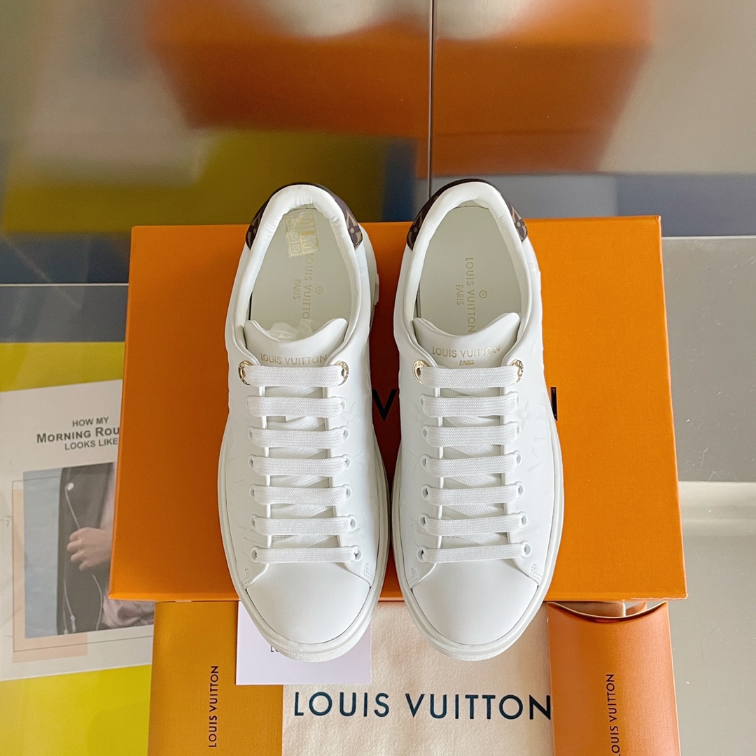 l**is V*t*n flat bottom shoes