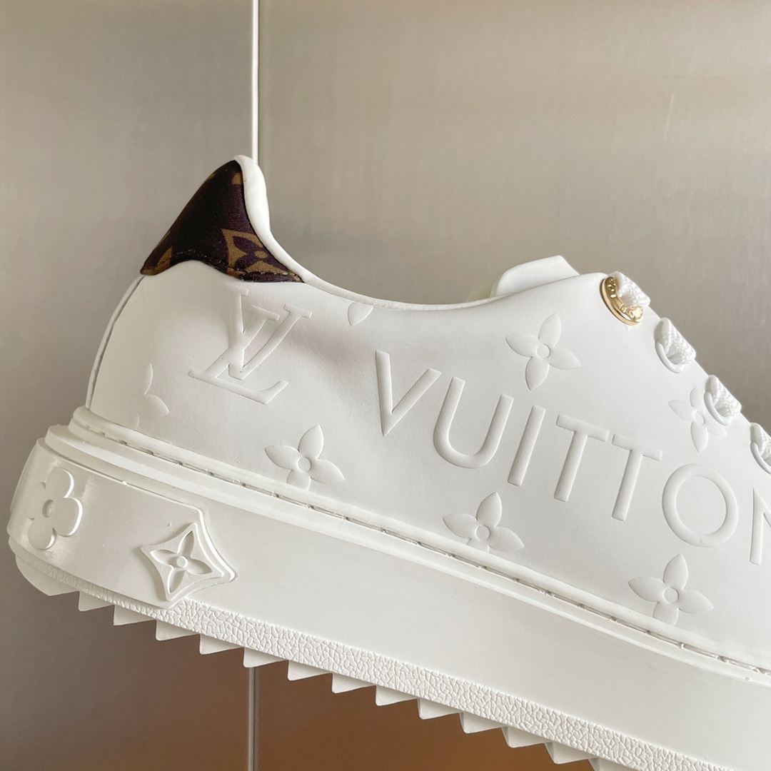 l**is V*t*n flat bottom shoes