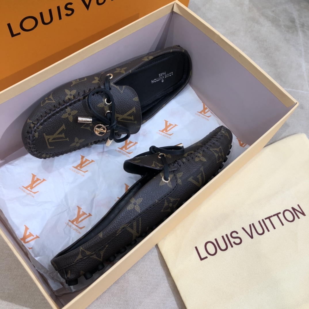 brand new l**is V*t*n loafers