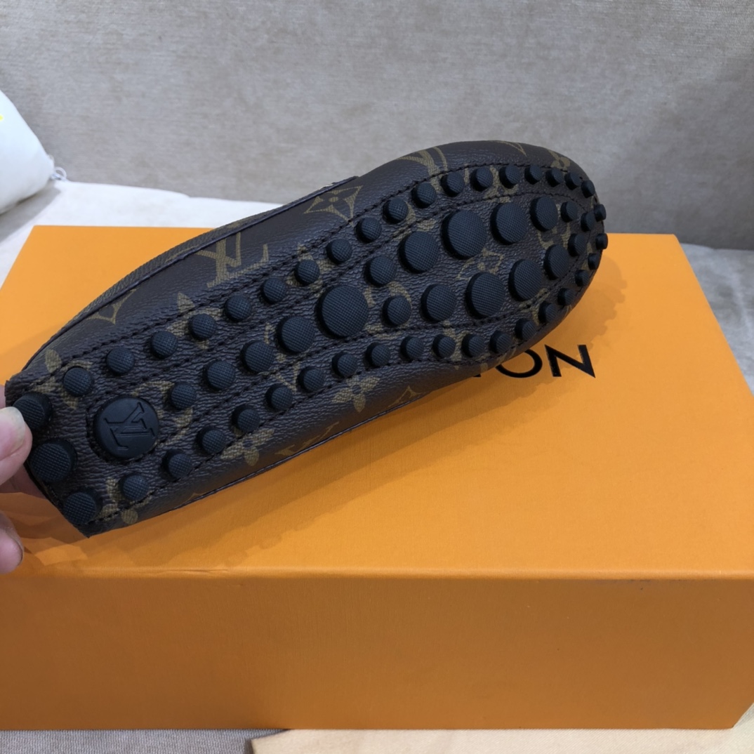 brand new l**is V*t*n loafers
