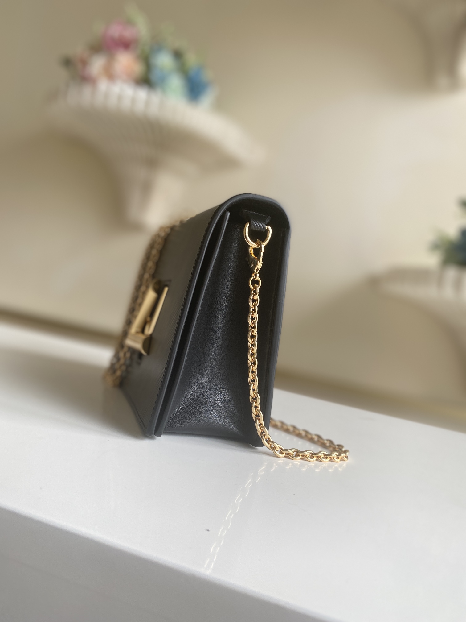 Twist Belt Chain Bag