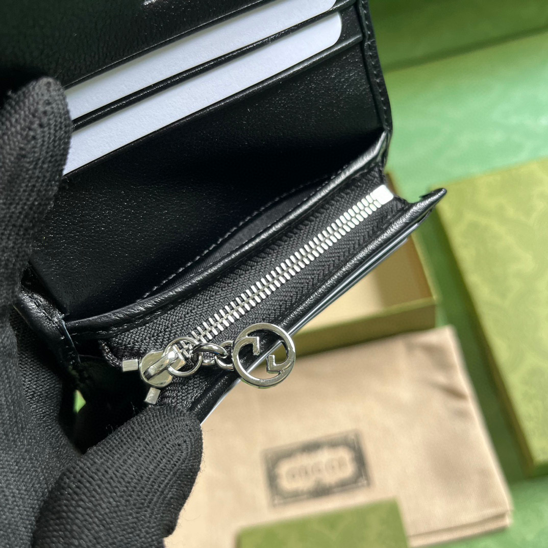 G*u*i soho wallet