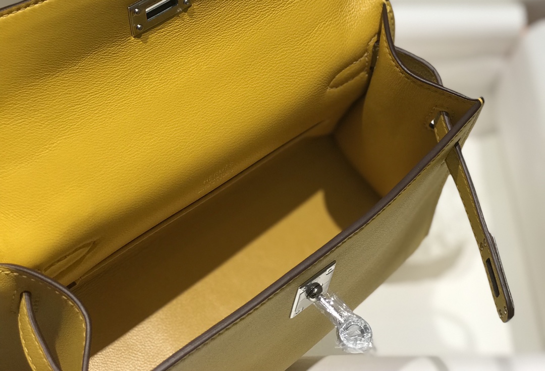 H**mes kelly pochette