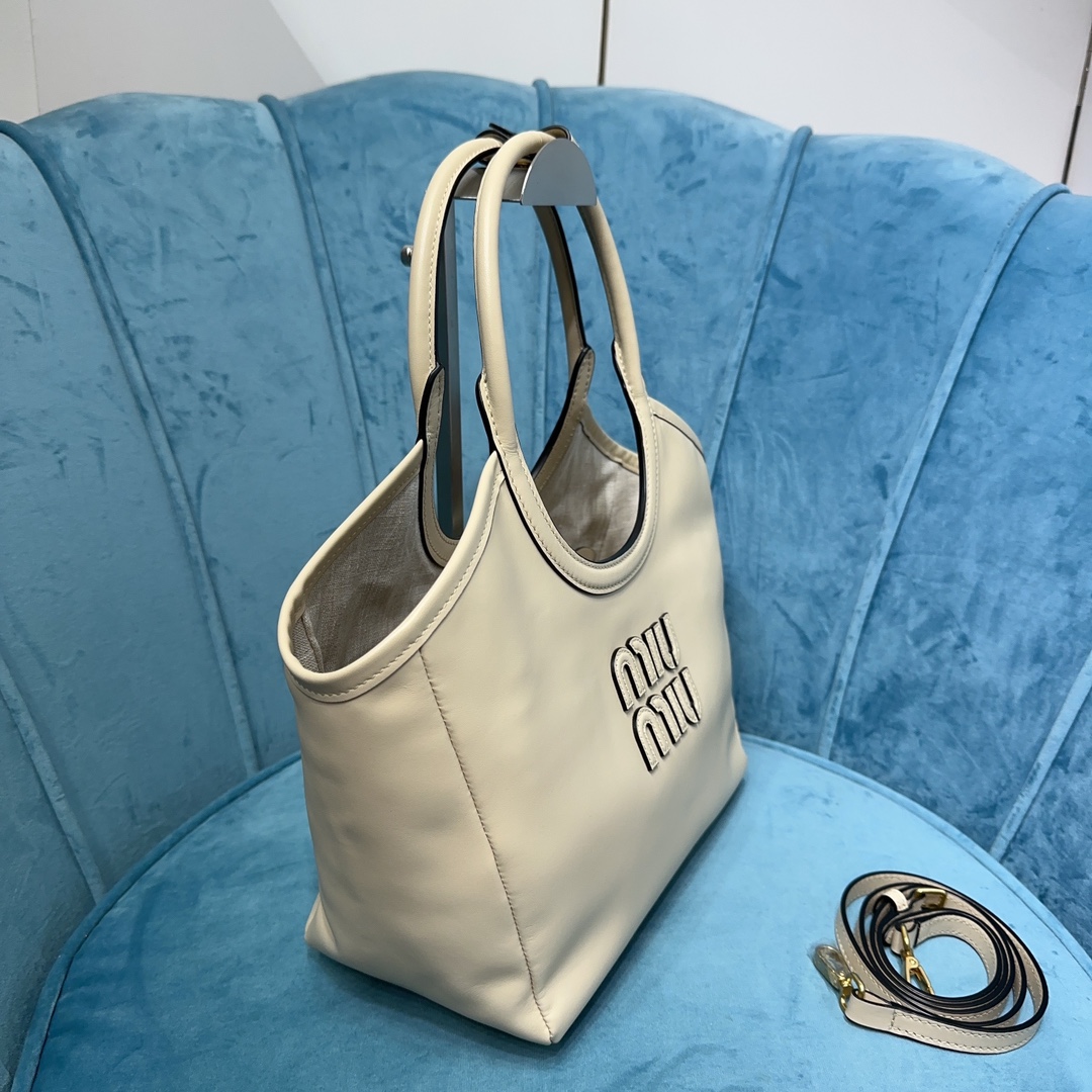 Lvy Leather bag