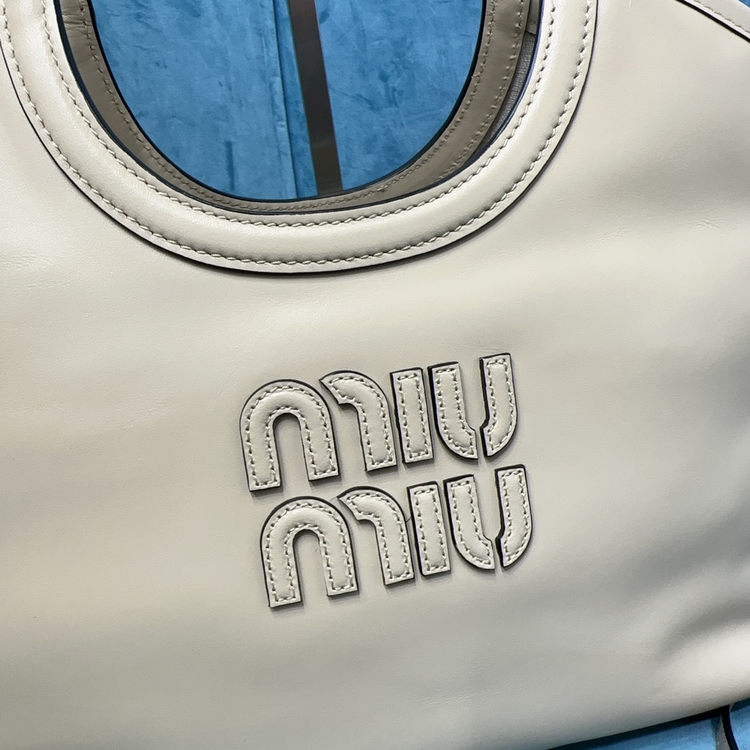 Lvy Leather bag