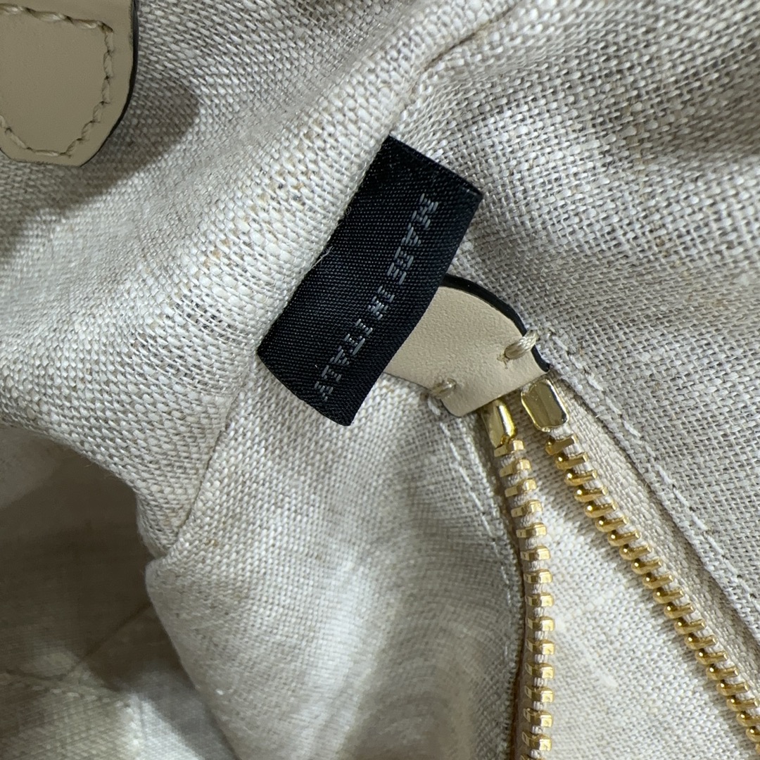 Lvy Leather bag