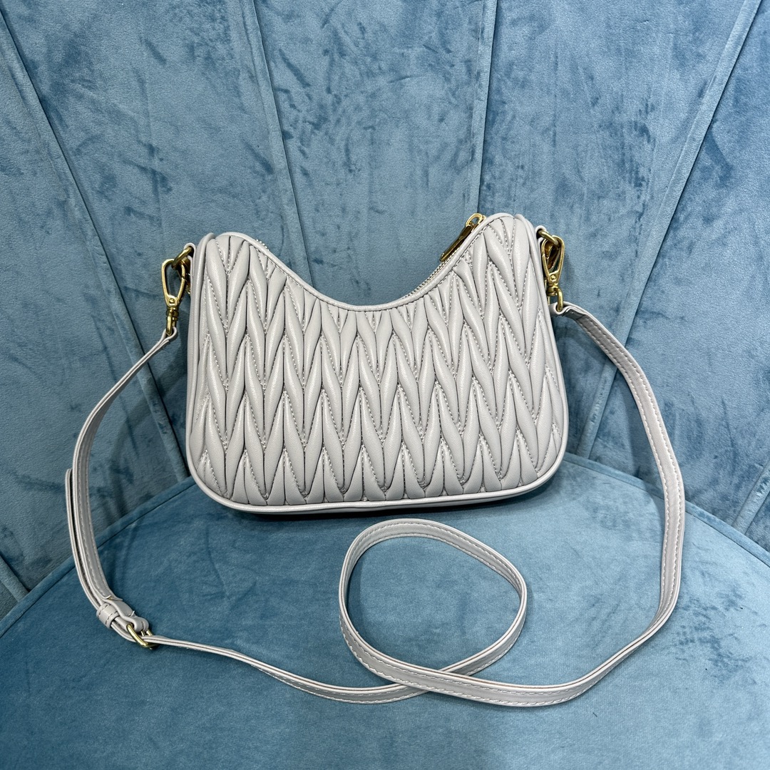 Matelassé Leather bag