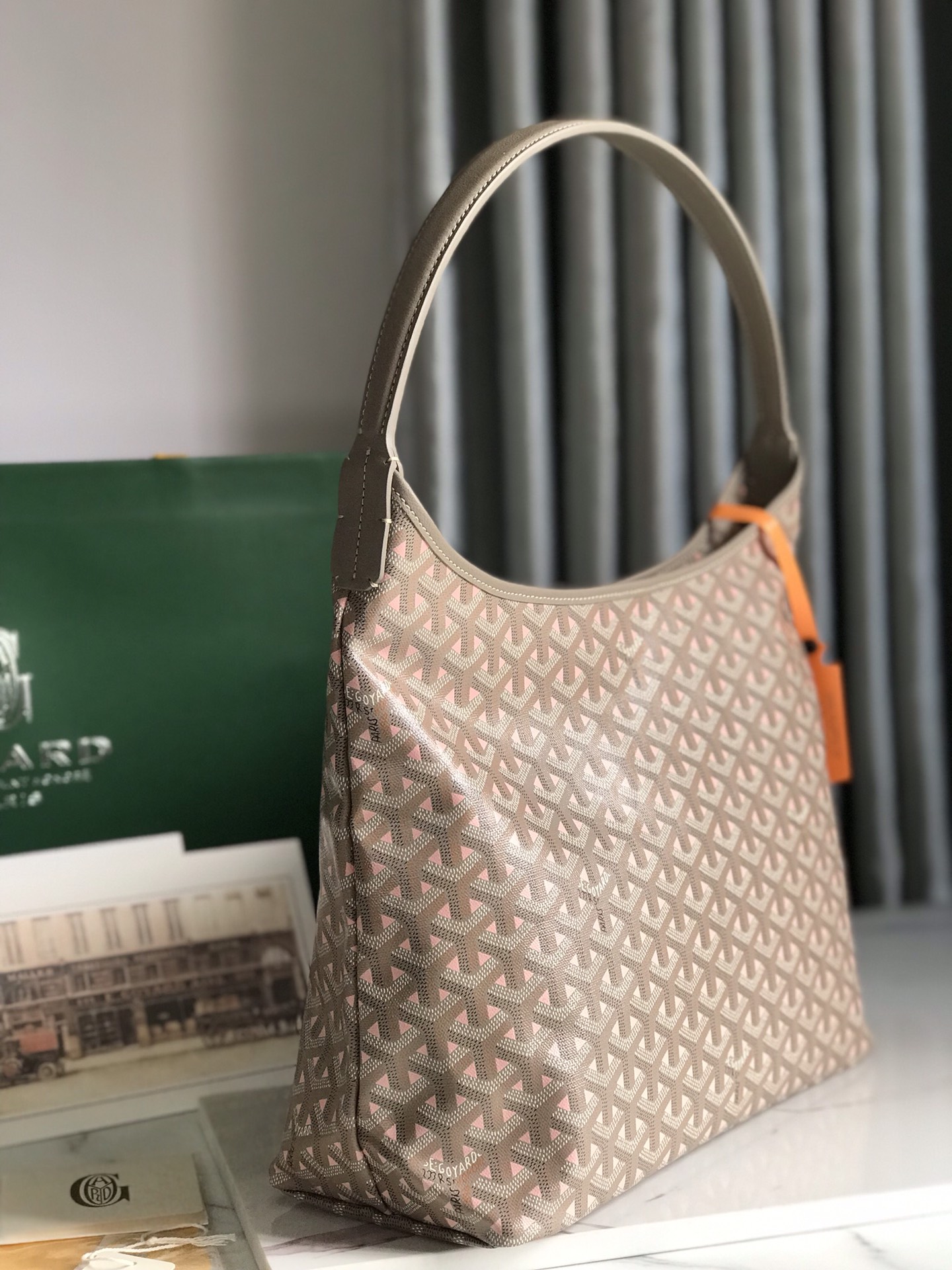 Go*ard hobo bohème