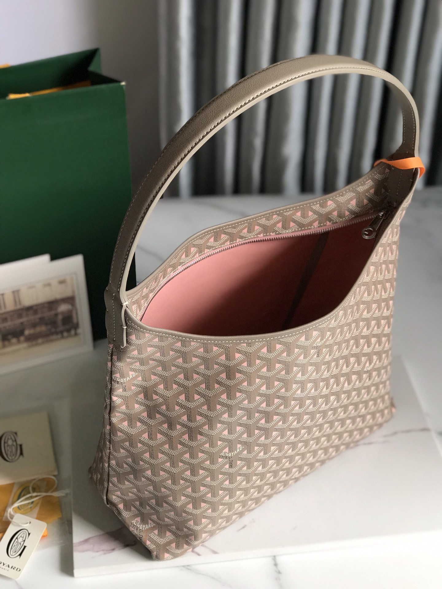 Go*ard hobo bohème