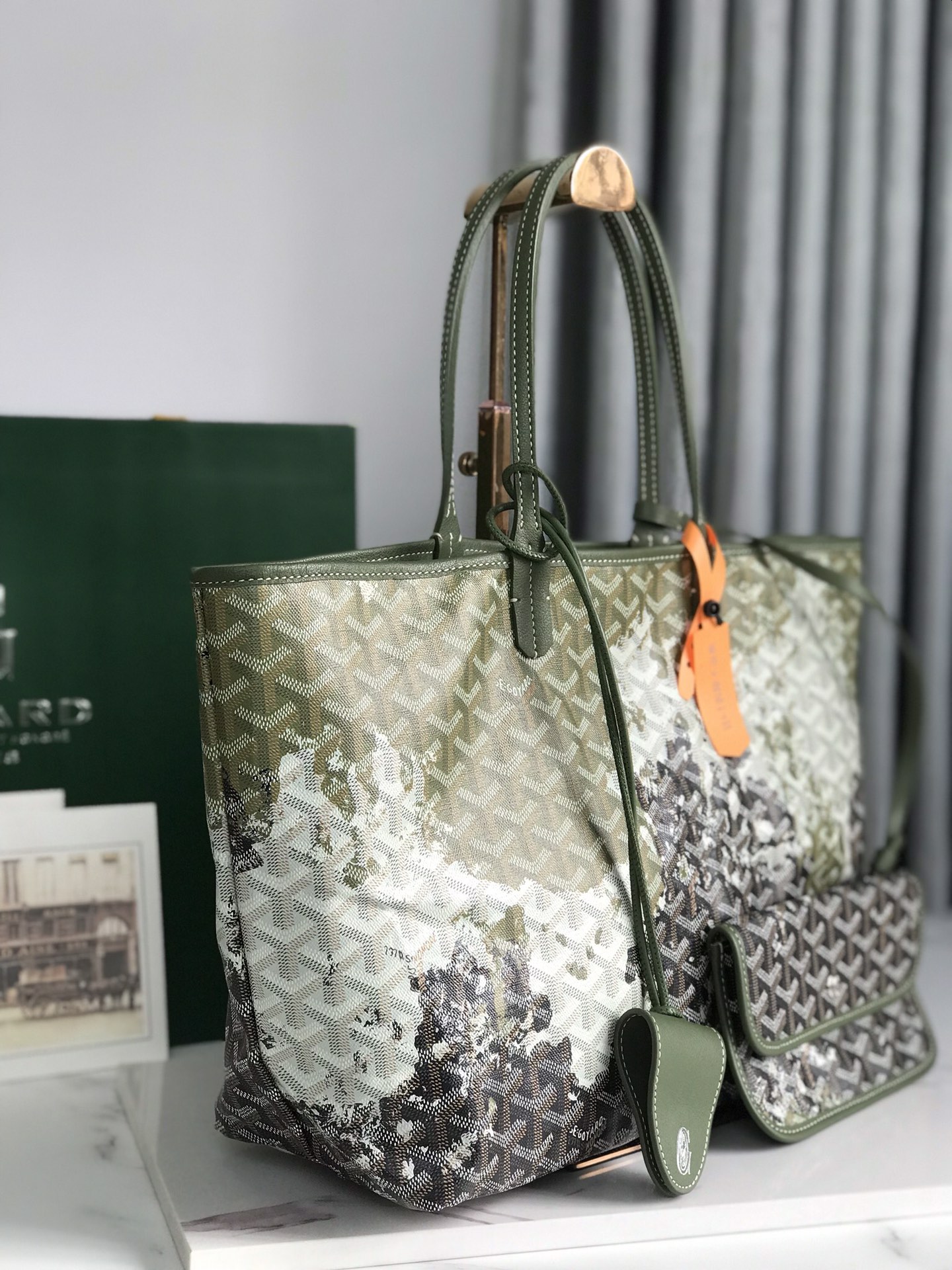 saint L**is tote bag