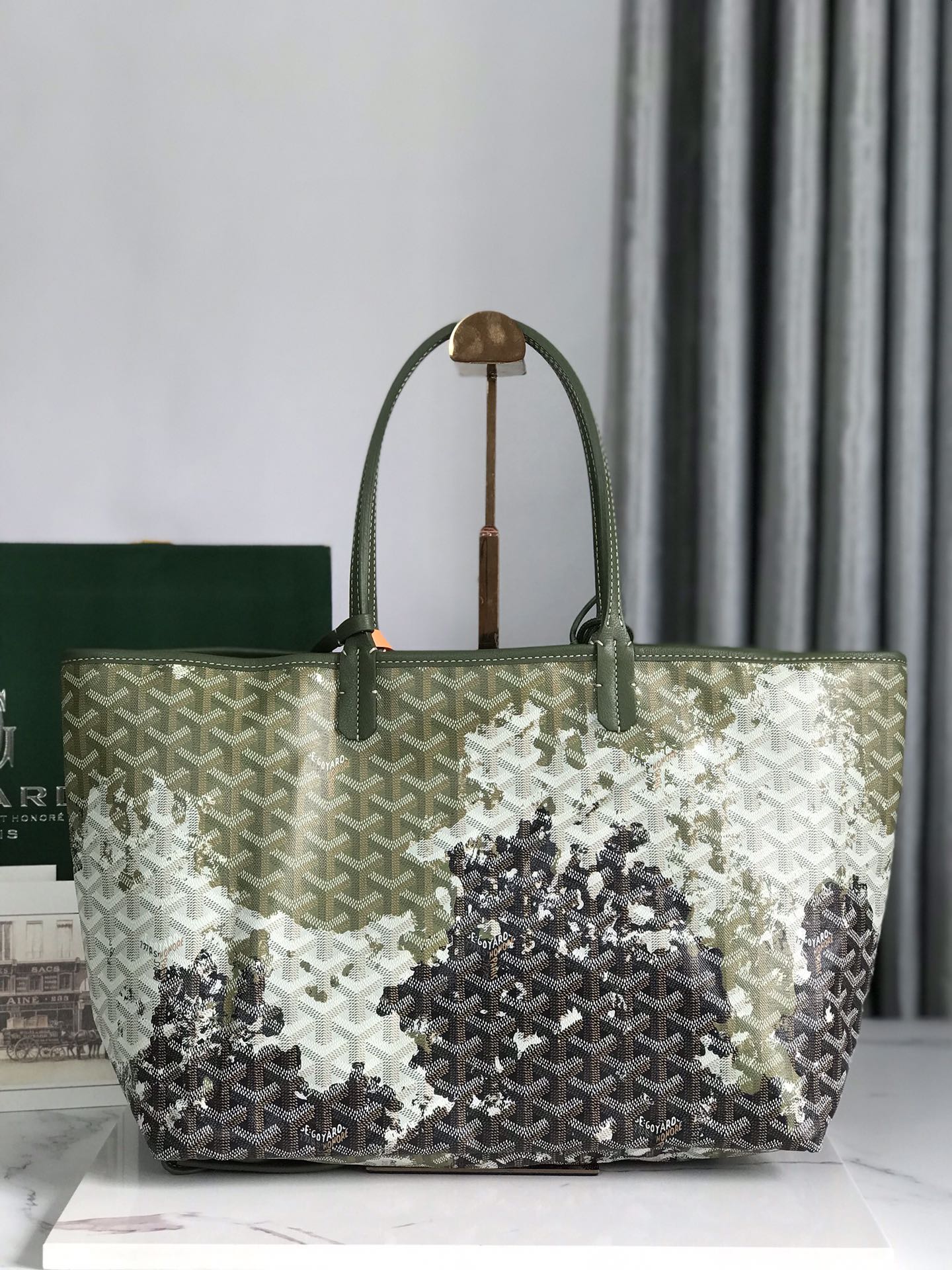 saint L**is tote bag